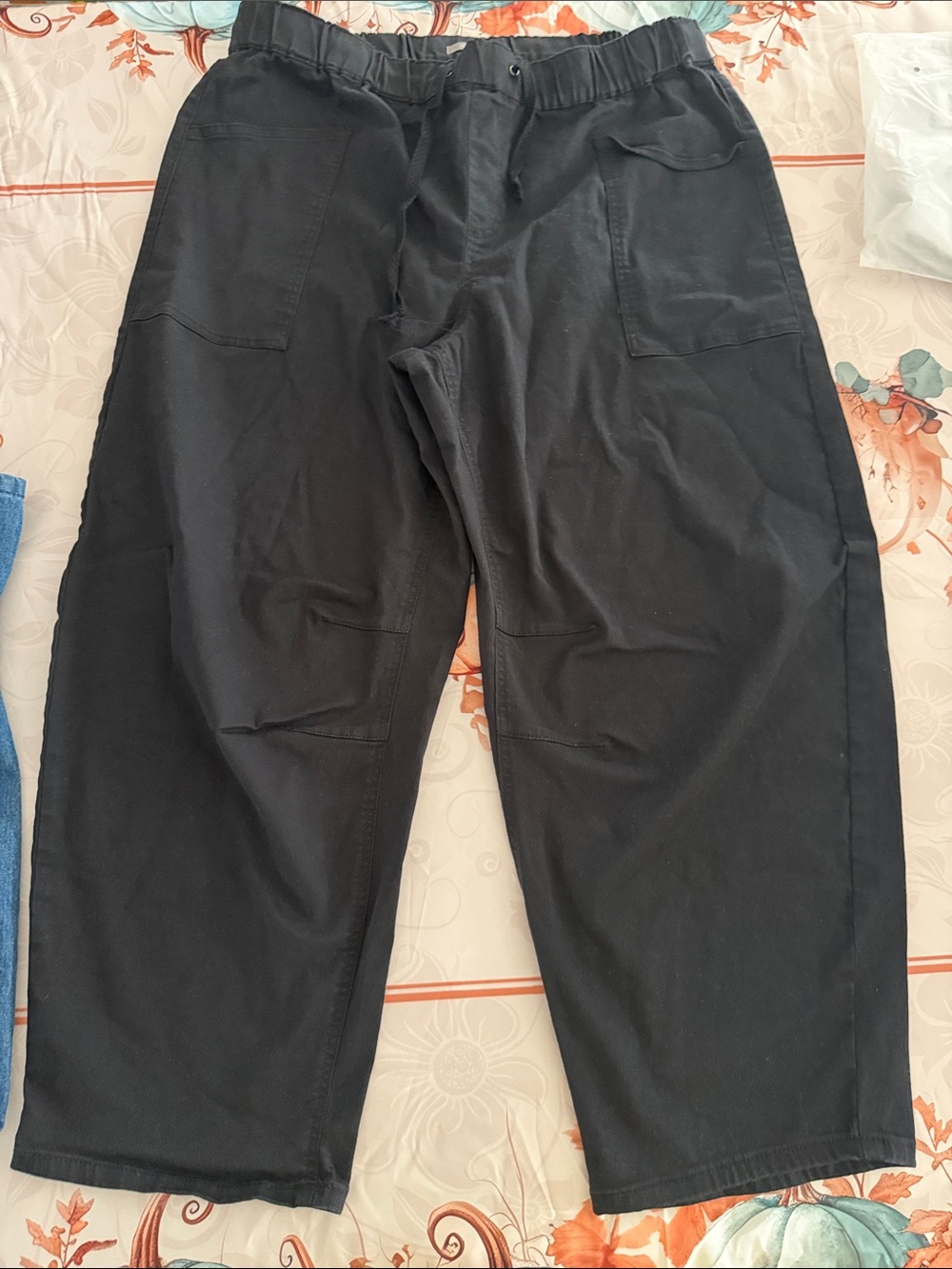 Women's Black Elastic-Waist Casual Pants